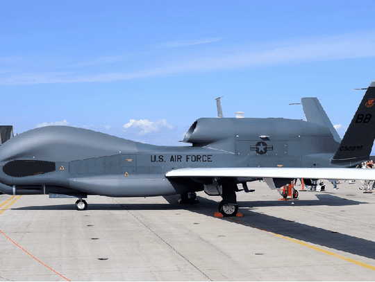 Amerykański dron szpiegowski RQ-4 Global Hawk zauważony na polskim niebie*