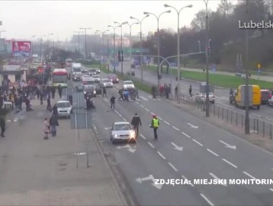 Pijany kierowca staranował ludzi na przejściu w centrum Lublina. VIDEO