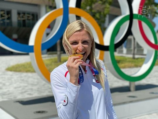 Polska sztafeta mieszana 4×400 metrów ze złotymi medalami igrzysk olimpijskich