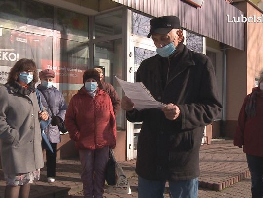 Protest mieszkańców Kraśnika w sprawie zamknięcia oddziału banku