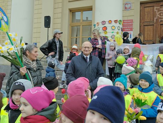 Radosne powitanie wiosny przed lubelskim Ratuszem