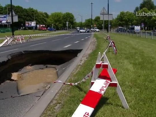 Wielka dziura na ulicy Choiny. Zapadła się jezdnia