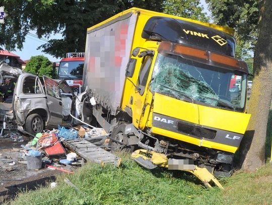 Wypadek w pobliżu Kraśnika. 3 osoby trafiły do szpitala.