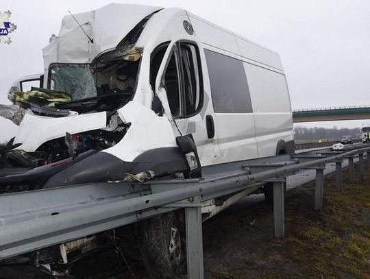 ZDARZENIE NA OBWODNICY KOCKA. 48-LETNI KIEROWCA BUSA ZASNĄŁ ZA KIEROWNICĄ*