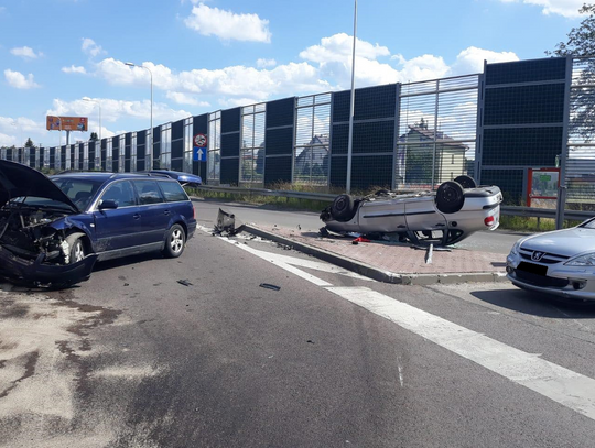 Zderzenie trzech pojazdów na ul. Piaseckiej