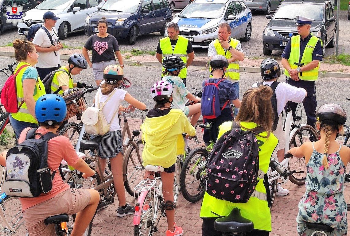 Bezpieczne wakacje z uczestnikami rajdu rowerowego