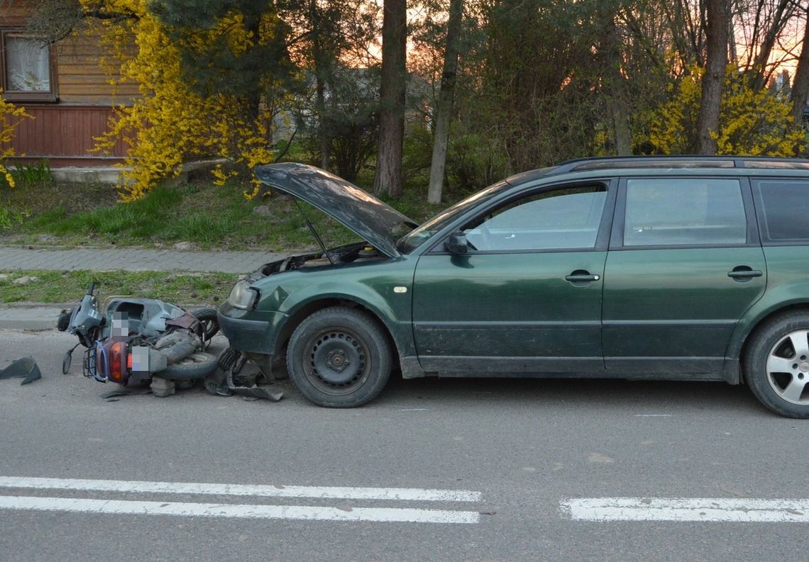 Czołówka z udziałem 15 letniego motorowerzysty