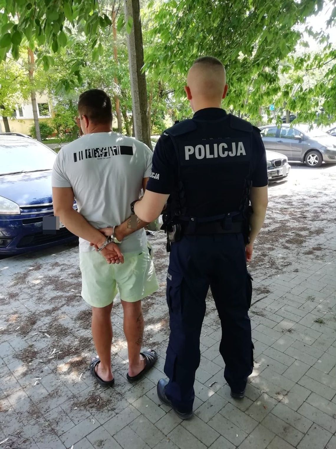 EMERYCI PRZECHYTRZYLI FAŁSZYWYCH POLICJANTÓW. OSZUŚCI SĄ JUŻ W ARESZCIE