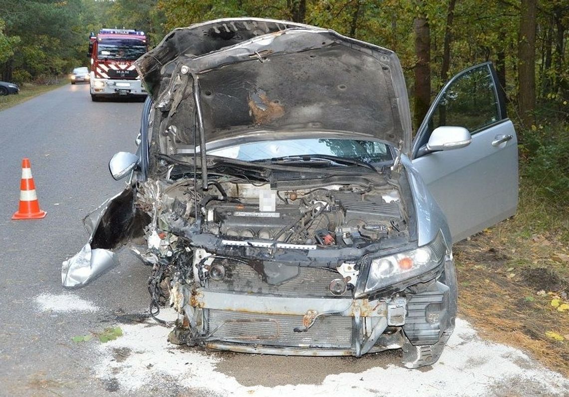 Na łuku drogi stracił panowanie nad samochodem