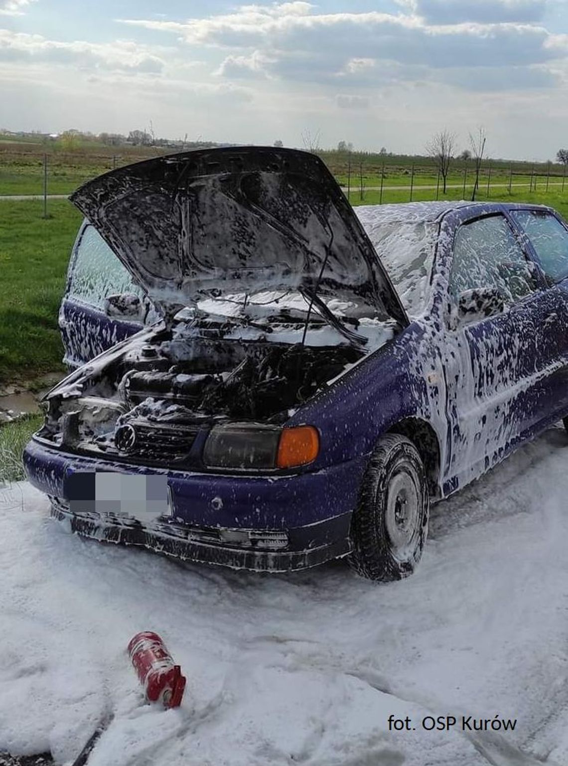 Nie mając prawa jazdy, jechał nowo kupionym samochodem - auto stanęło w płomieniach