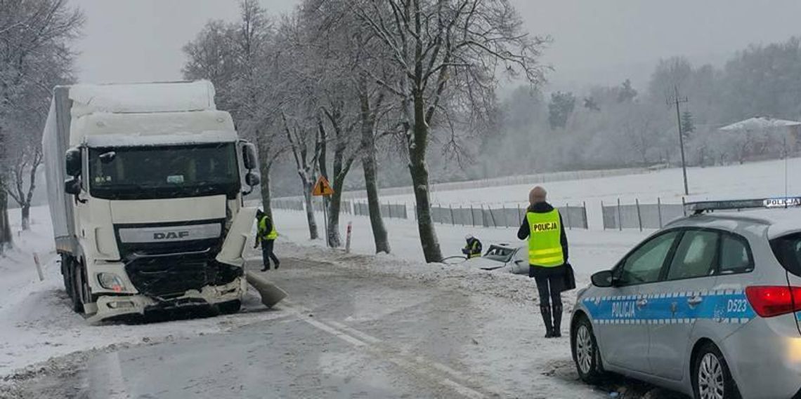 Polichna: w wypadku zginęła jedna osoba, a trzy trafiły do szpitala. 