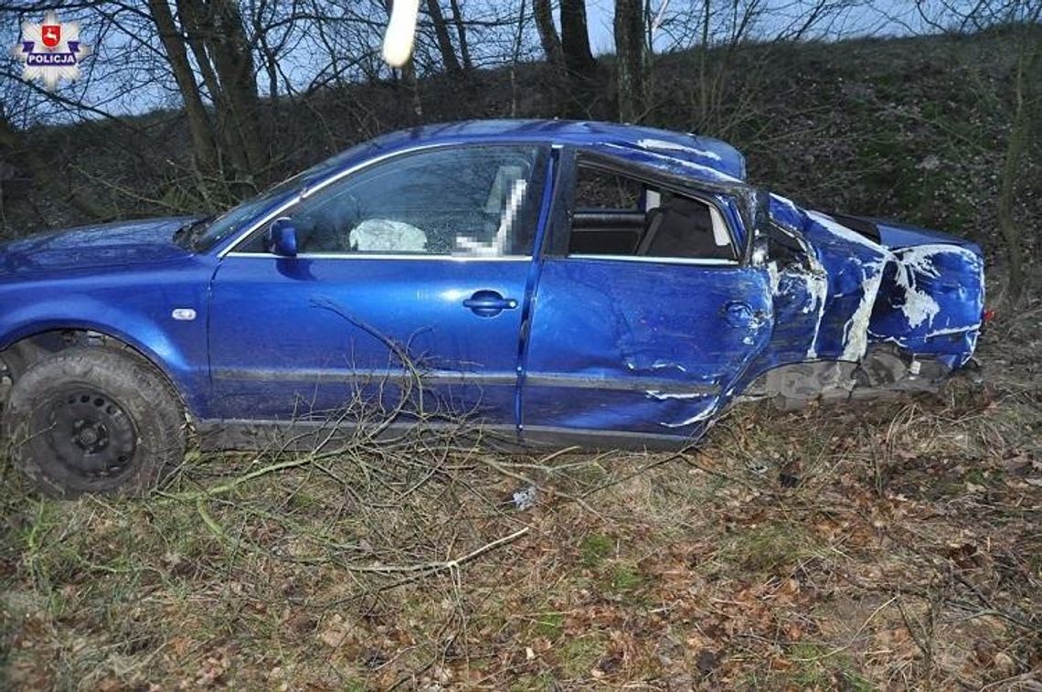 Z PONAD 3 PROMILAMI WJECHAŁA DO ROWU. WIOZŁA MAŁE DZIECKO BEZ FOTELIKA*